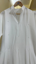 Elegant White Haj/Umrah Abaya with Minimal Bead Handwork – Imported Nida (Indian Made)